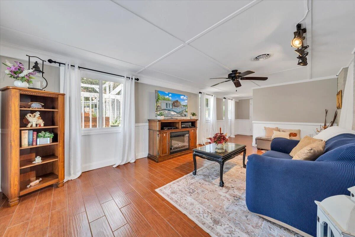 344 Hillview LN - Photo 28