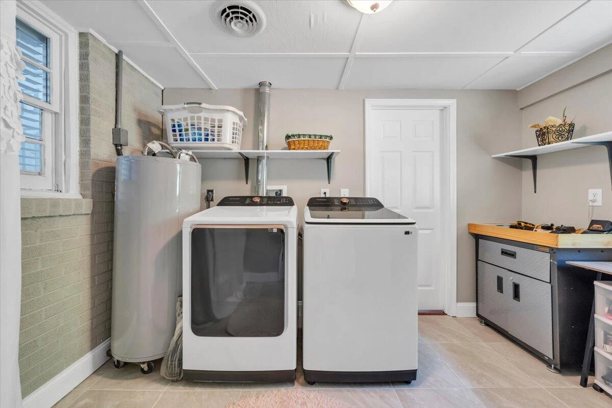 344 Hillview LN - Photo 35