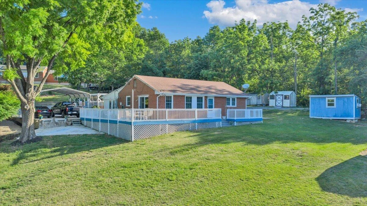 344 Hillview LN - Photo 4