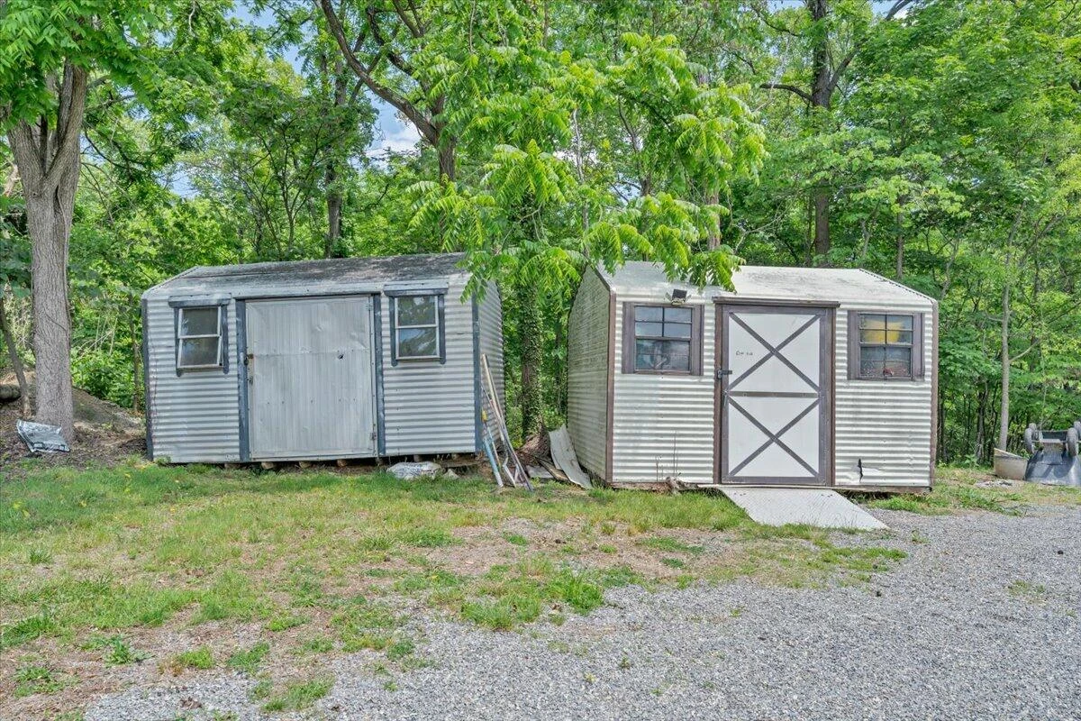 344 Hillview LN - Photo 43