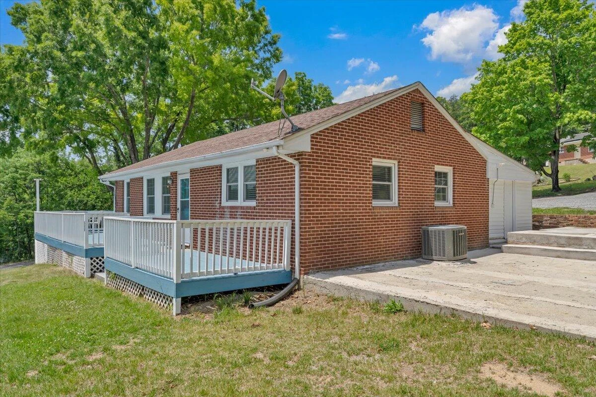 344 Hillview LN - Photo 5