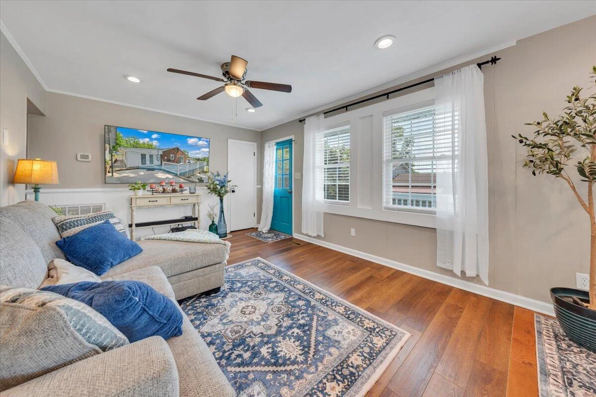 344 Hillview LN - Photo 9