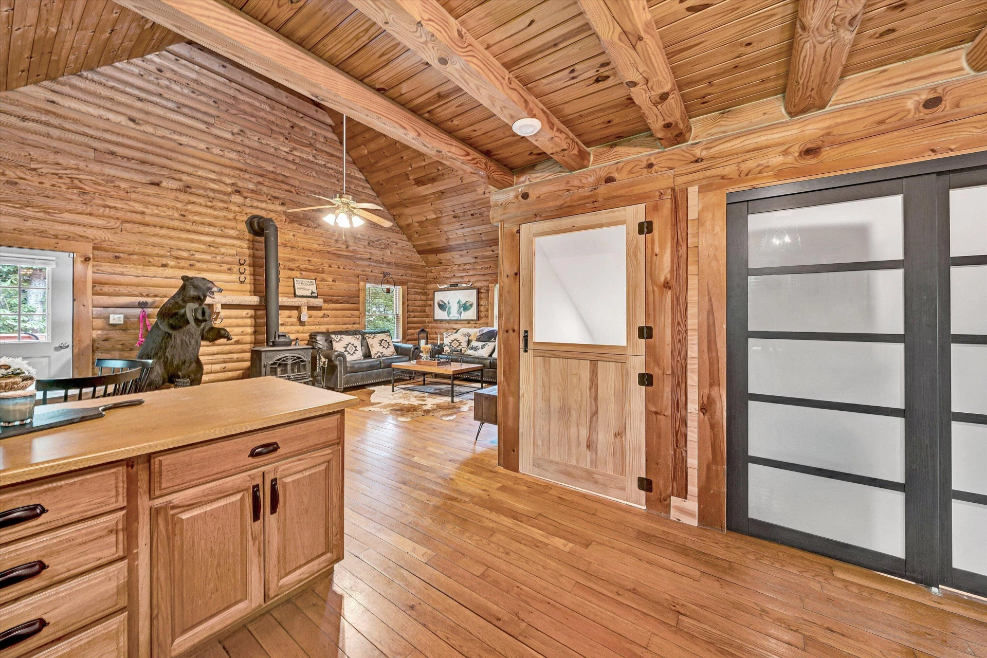 6211 Hillcrest RD - Photo 16