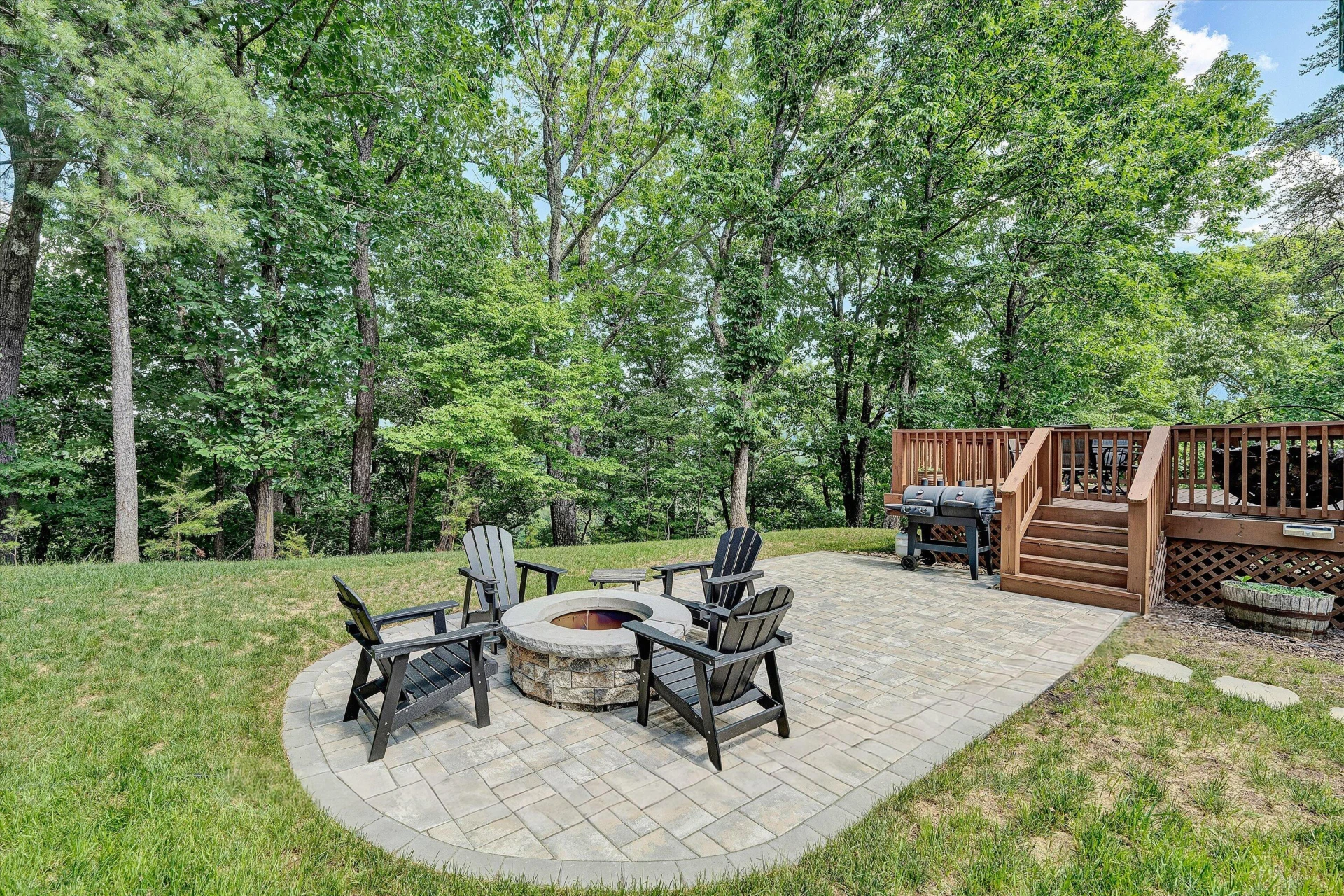 6211 Hillcrest RD - Photo 35