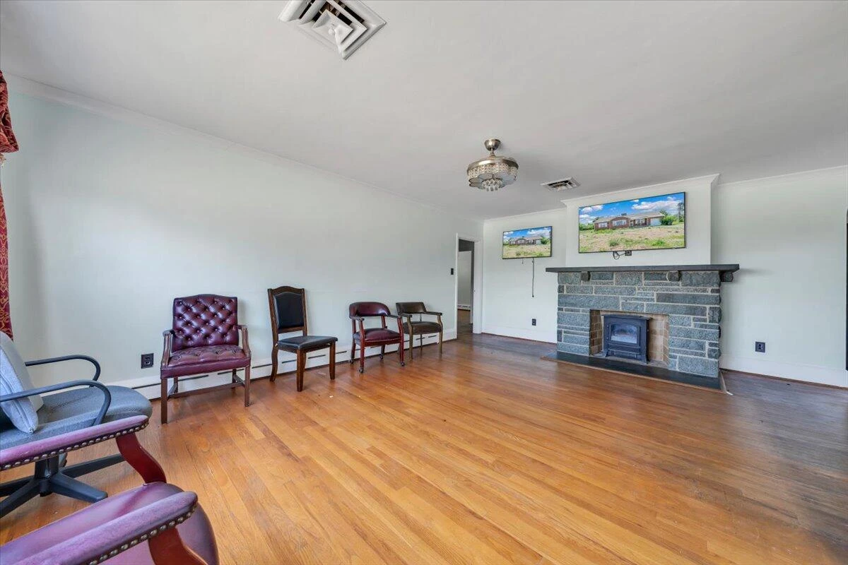 3956 Amherst - Photo 4