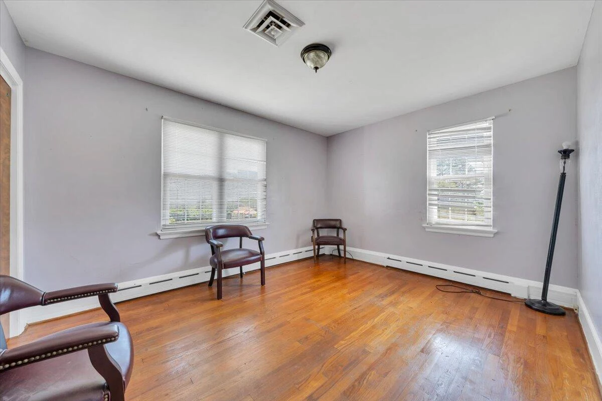 3956 Amherst - Photo 6