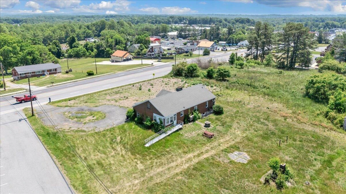 3956 Amherst - Photo 10