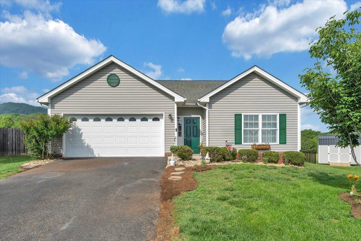 2725 Paddington Station LN - Photo 3