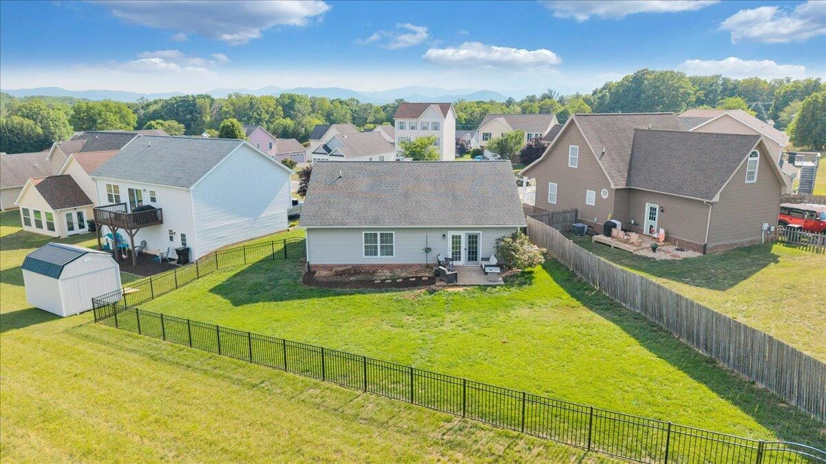 2725 Paddington Station LN - Photo 40