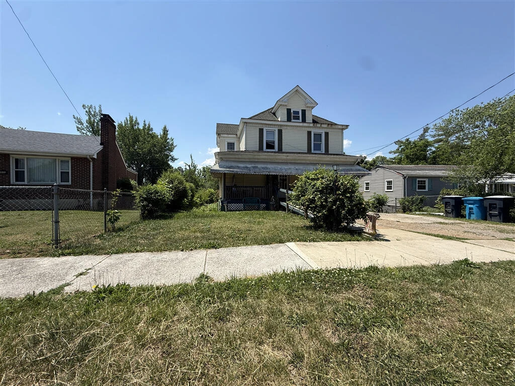 1606 Rugby BLVD NW