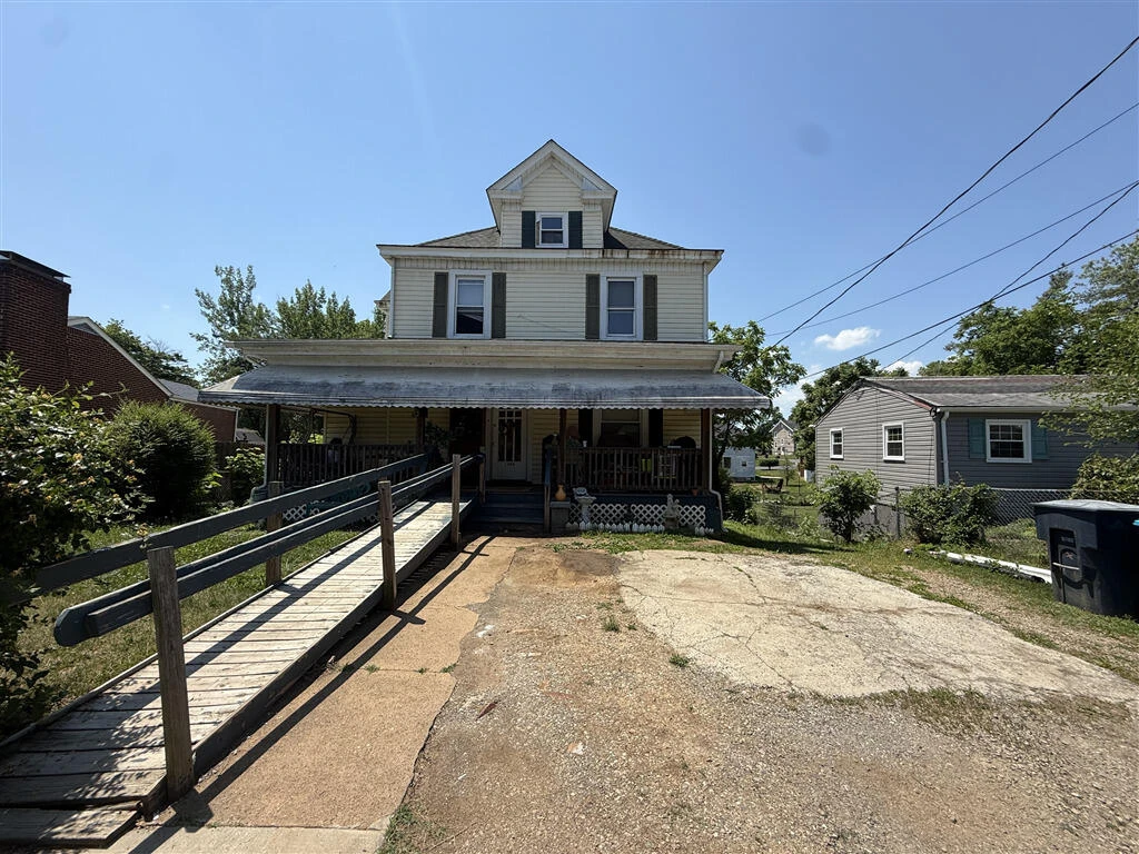 1606 Rugby BLVD NW - Photo 3