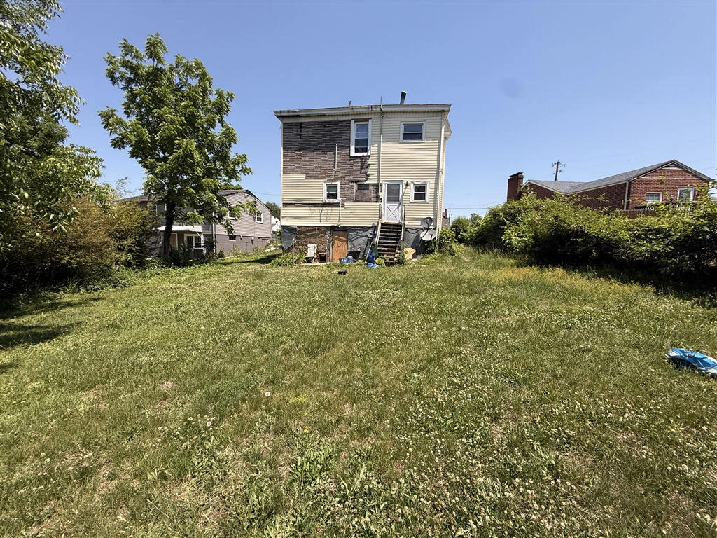 1606 Rugby BLVD NW - Photo 5