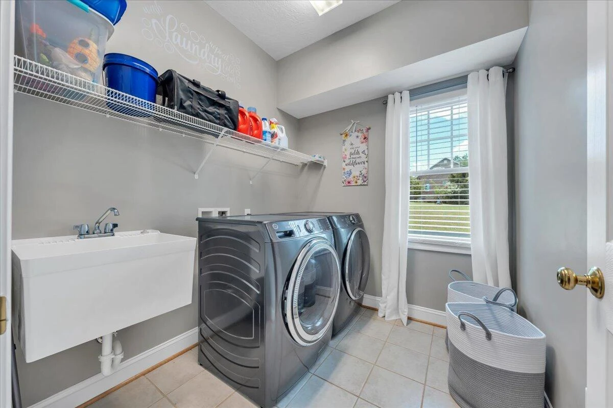 231 Freedom LN - Photo 34