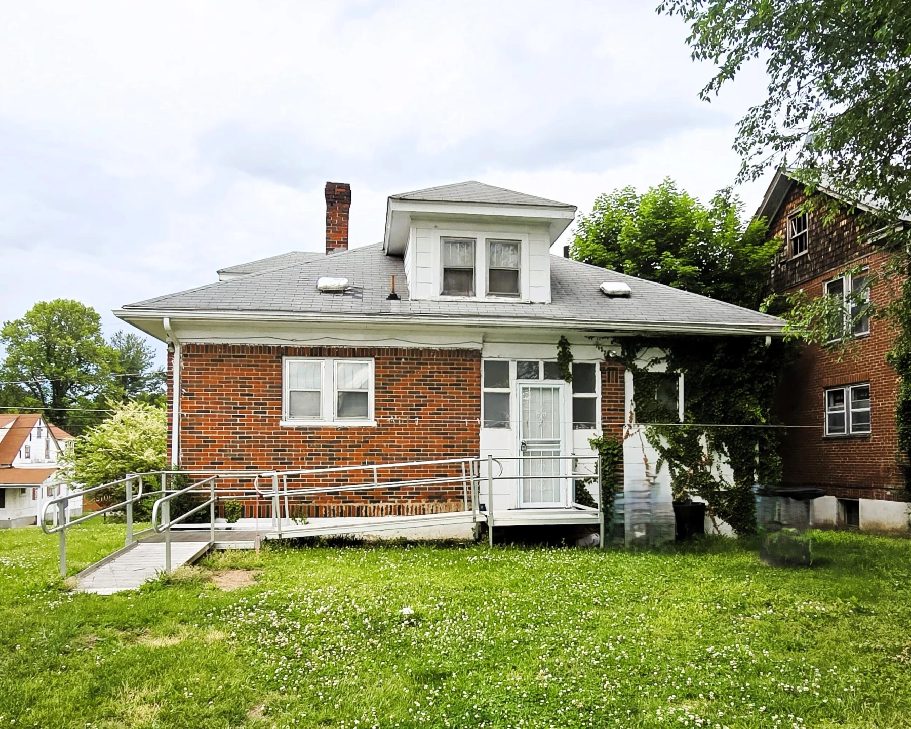 2130 Hanover AVE - Photo 3