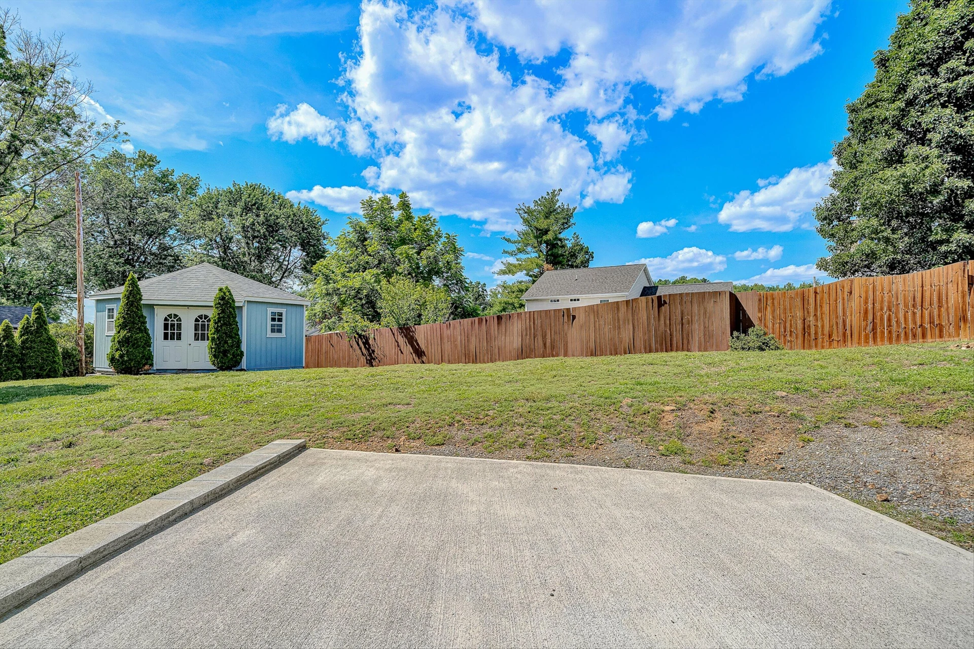 742 Pitt AVE - Photo 25