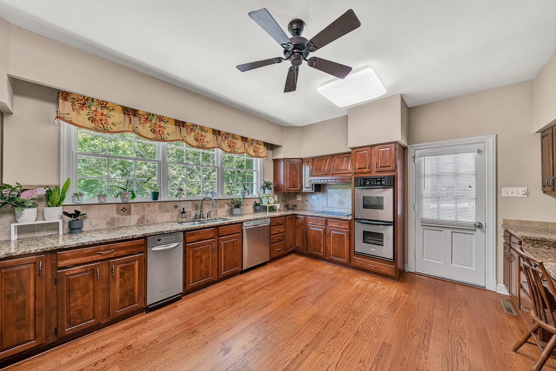260 Peaceful Valley LN - Photo 40
