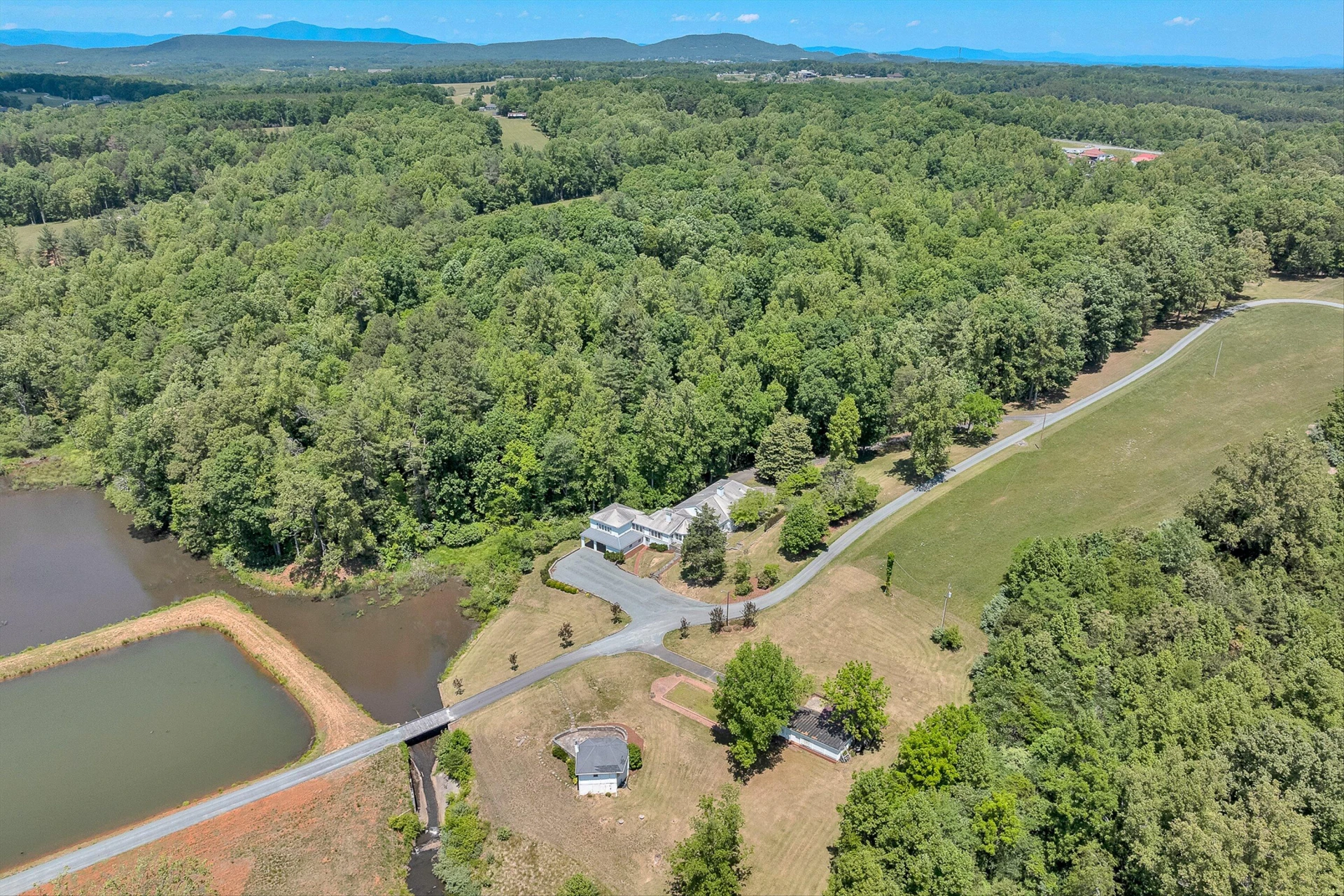 260 Peaceful Valley LN - Photo 7