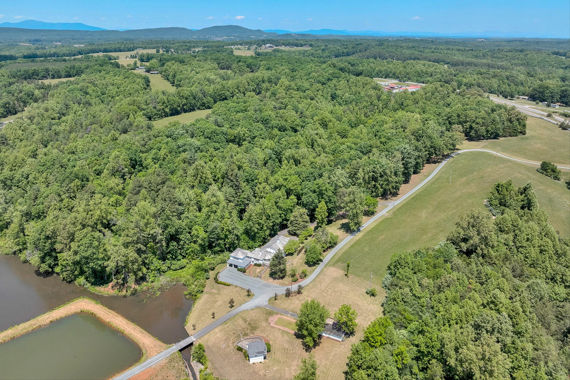 260 Peaceful Valley LN - Photo 77