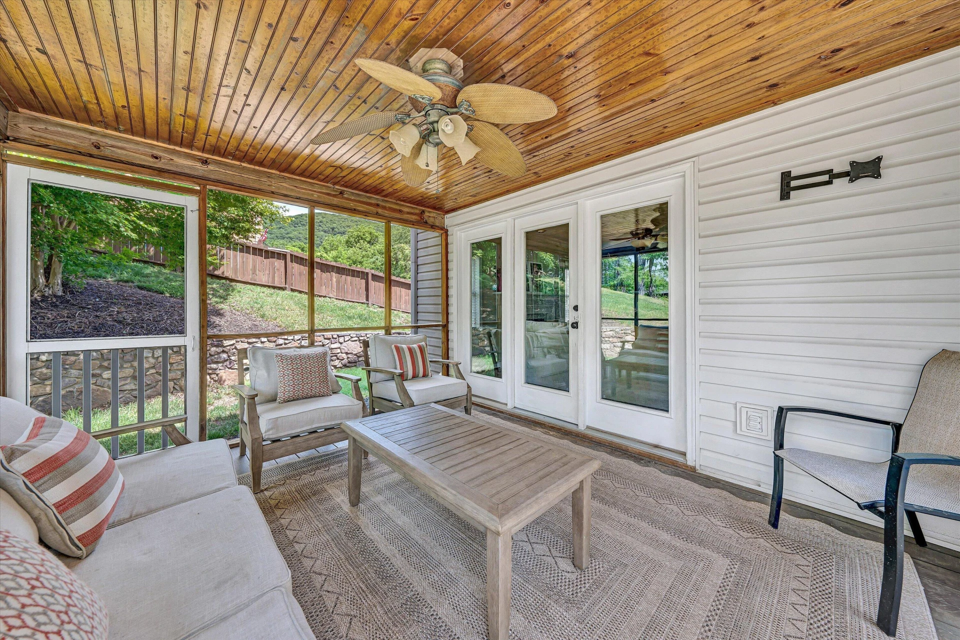 3808 Derby DR - Photo 18