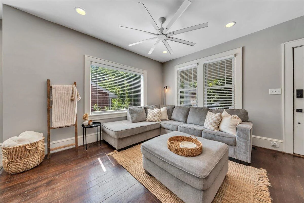 1205 Summit AVE - Photo 16