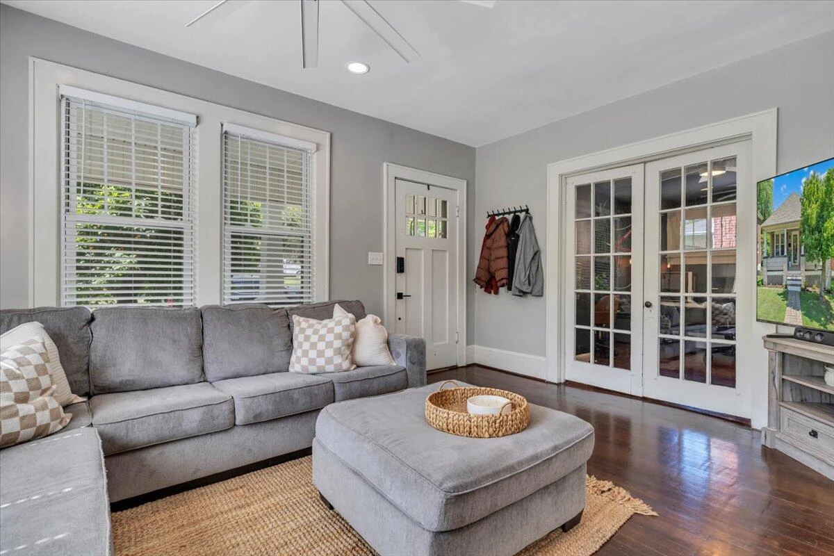 1205 Summit AVE - Photo 18