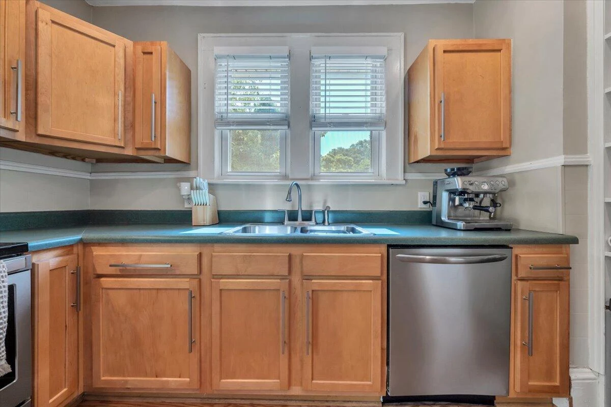 1205 Summit AVE - Photo 26