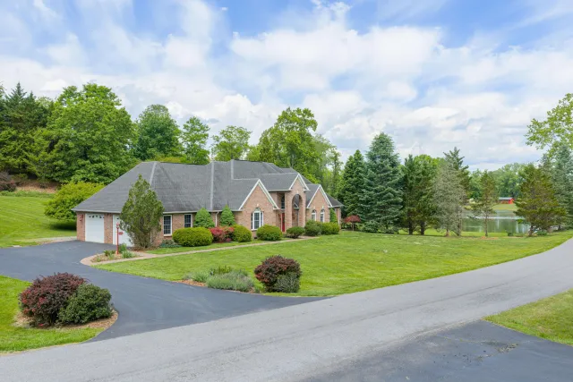 525 Orchard Lake DR