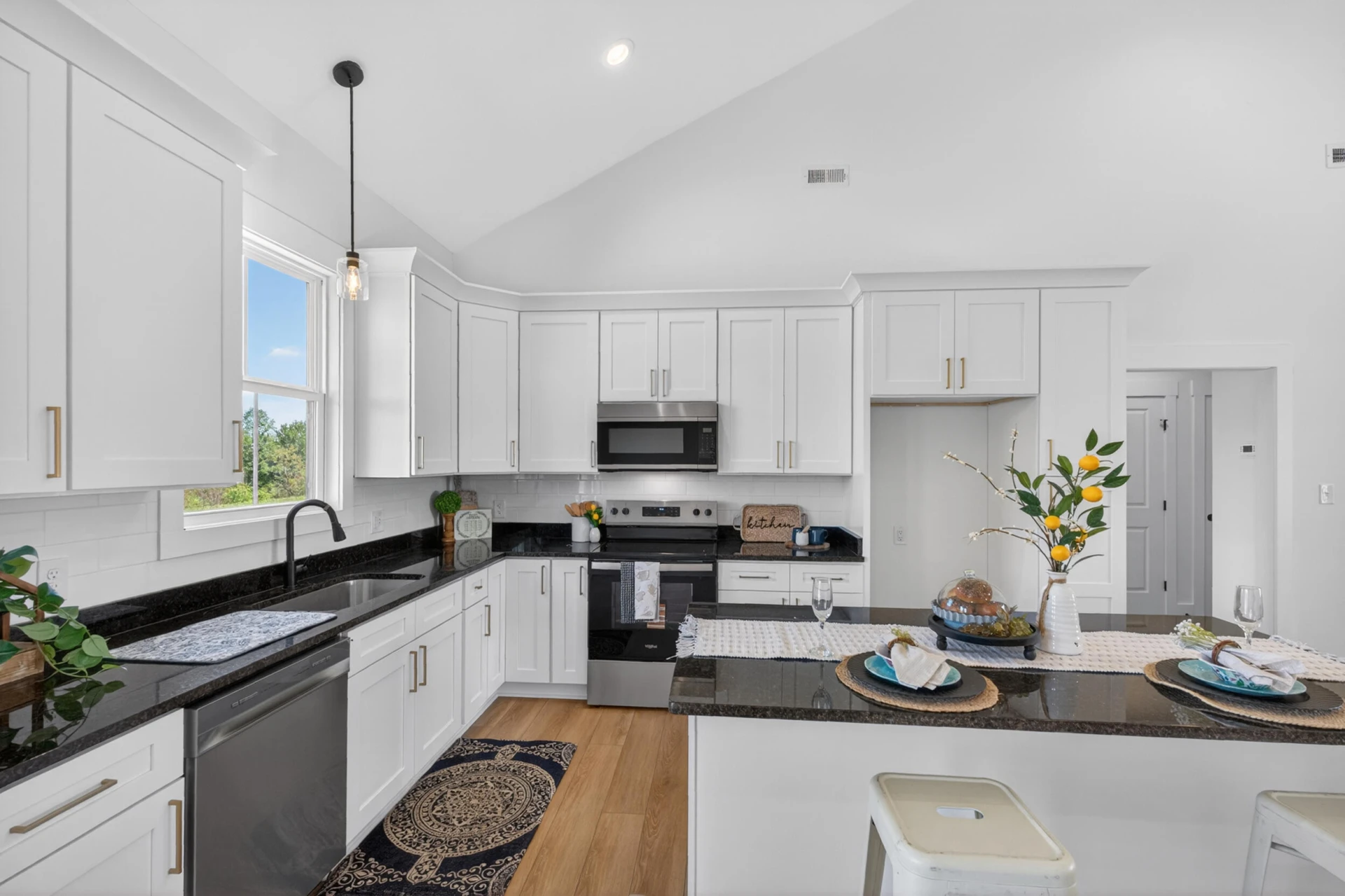 1805 Hickory Cove LN - Photo 14