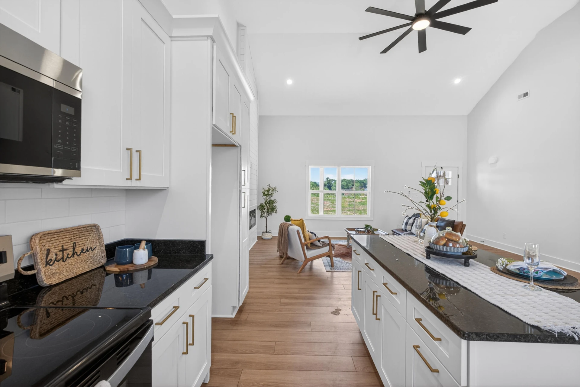 1805 Hickory Cove LN - Photo 17