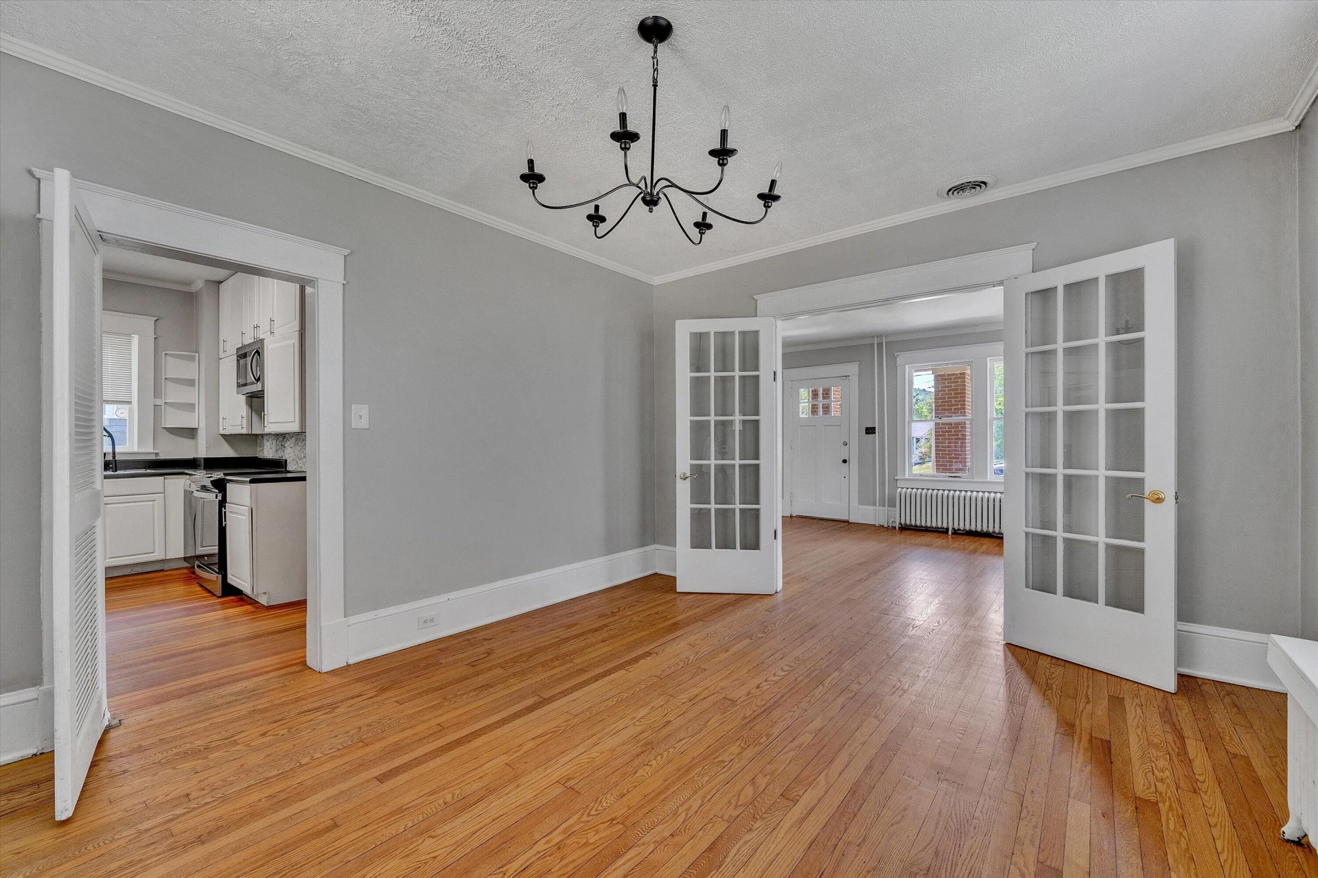 2143 Broadway AVE - Photo 14