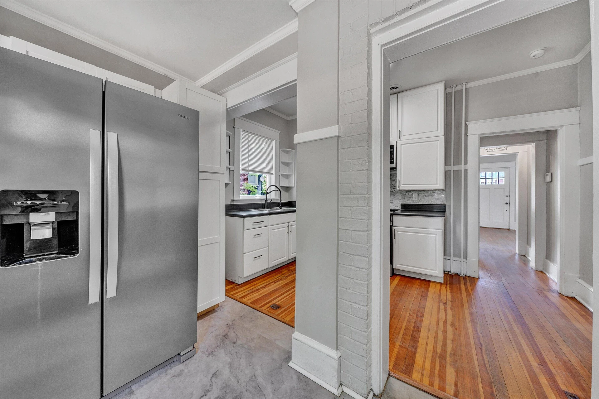 2143 Broadway AVE - Photo 20