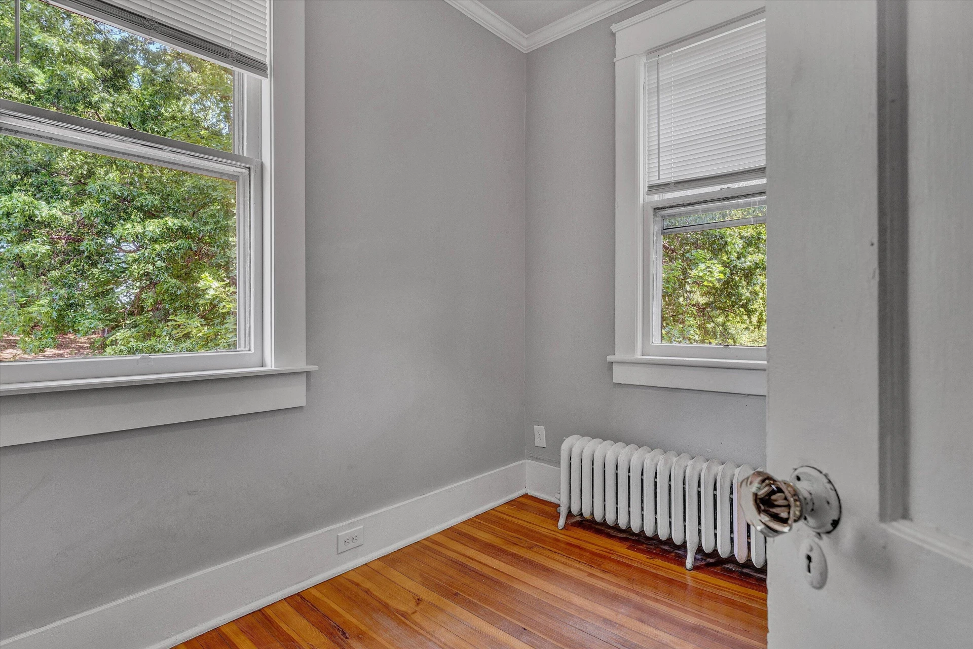 2143 Broadway AVE - Photo 22