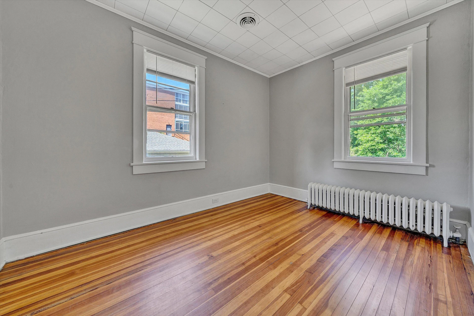 2143 Broadway AVE - Photo 26