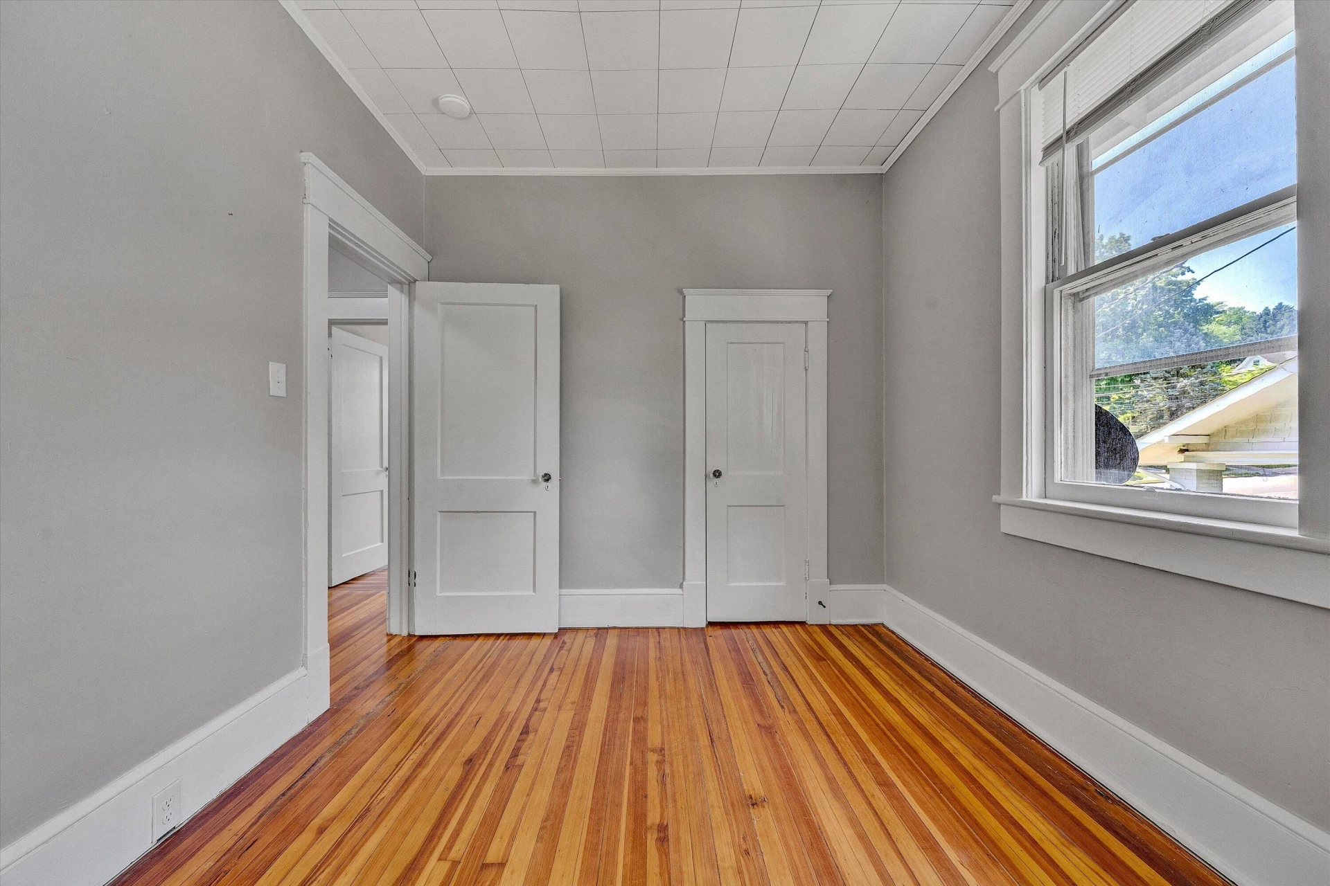 2143 Broadway AVE - Photo 27