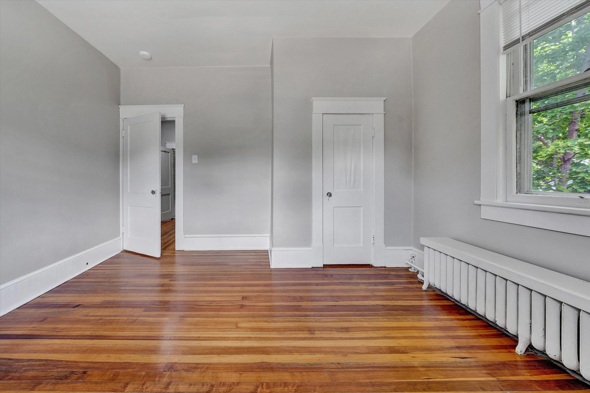 2143 Broadway AVE - Photo 32