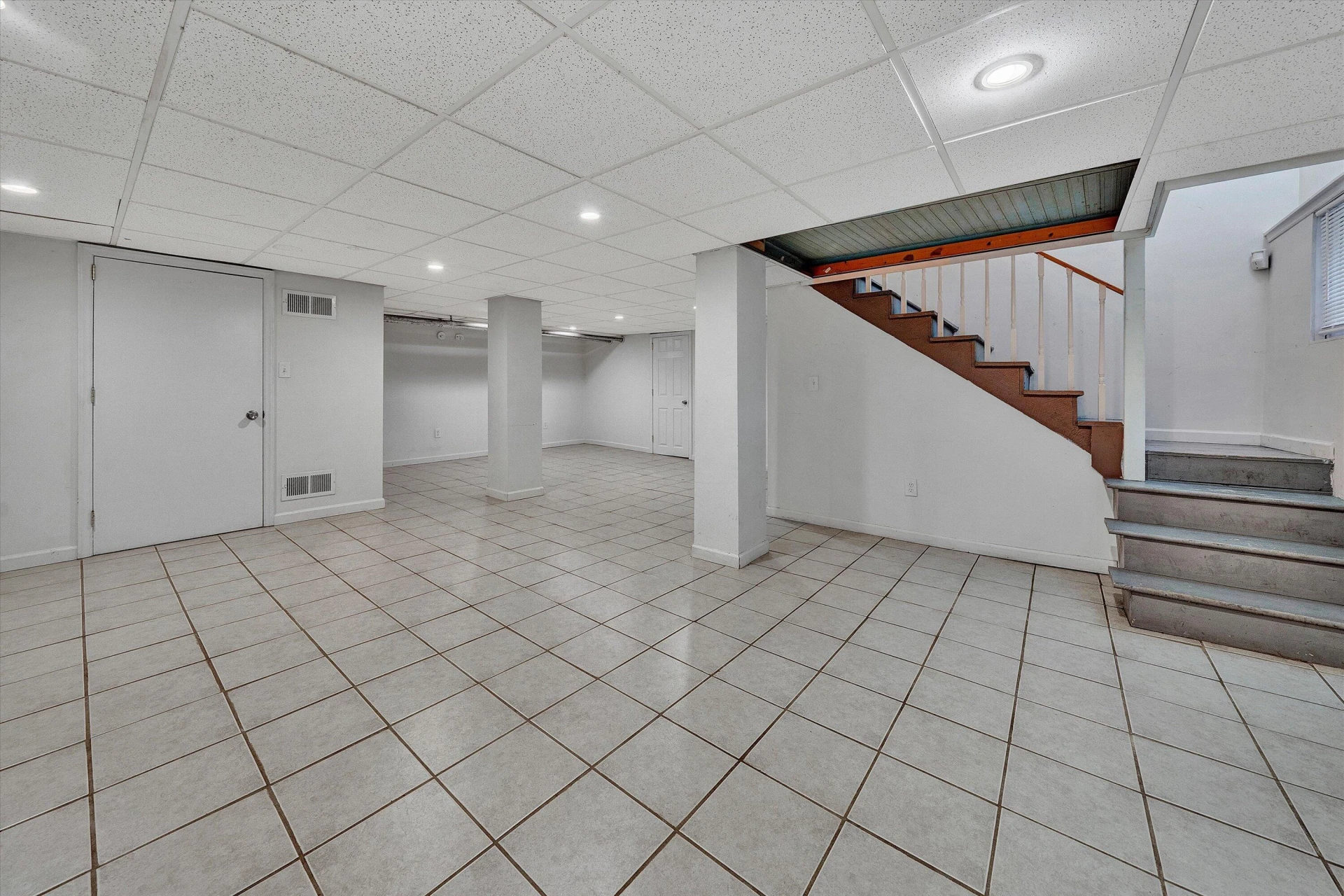 2143 Broadway AVE - Photo 33