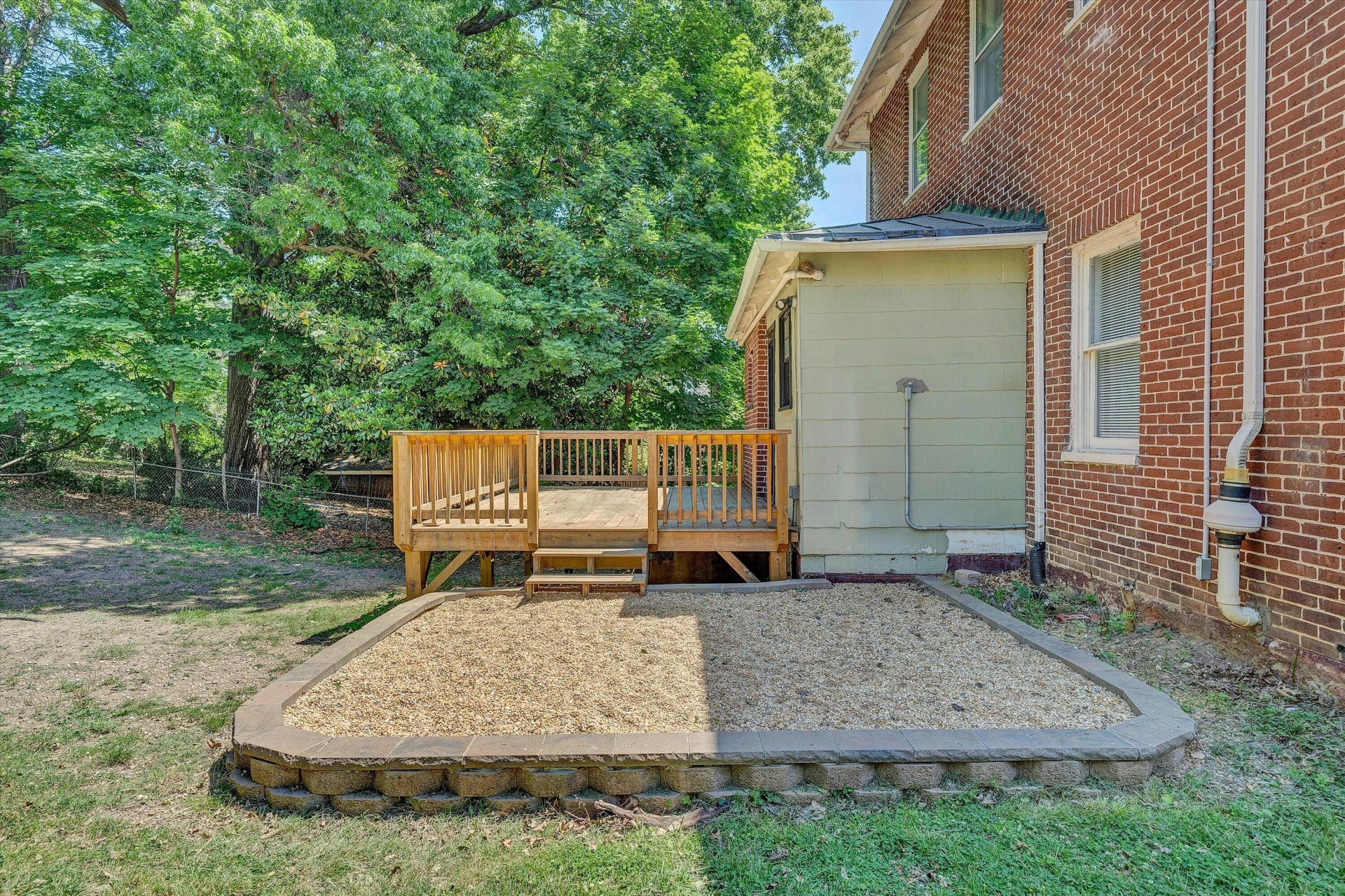 2143 Broadway AVE - Photo 37