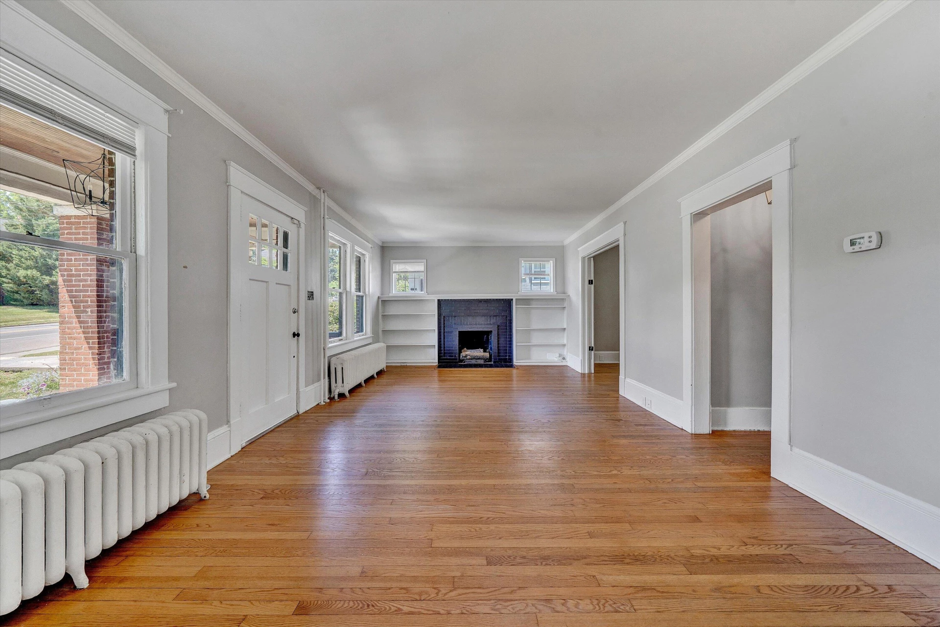 2143 Broadway AVE - Photo 9