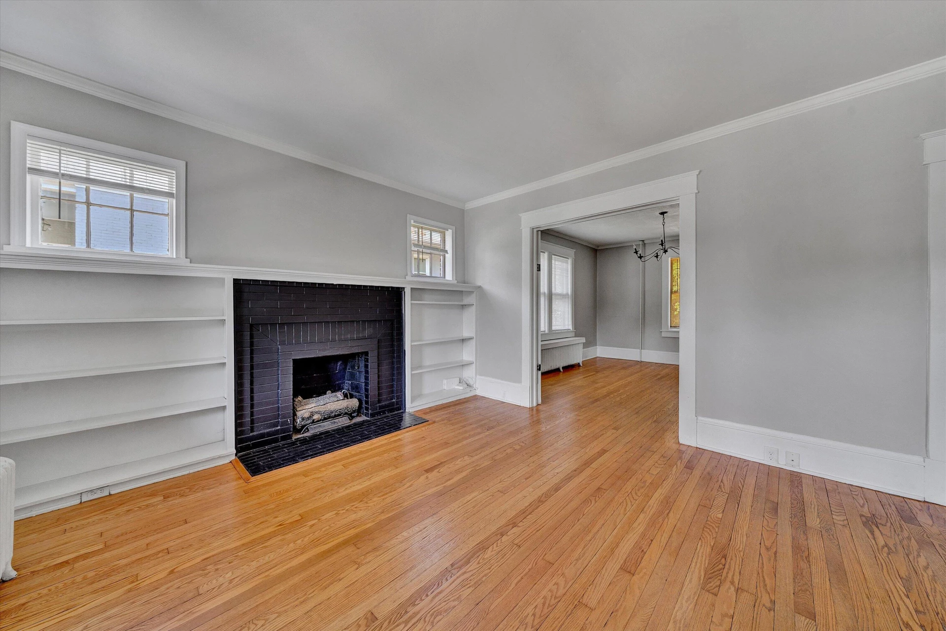 2143 Broadway AVE - Photo 10