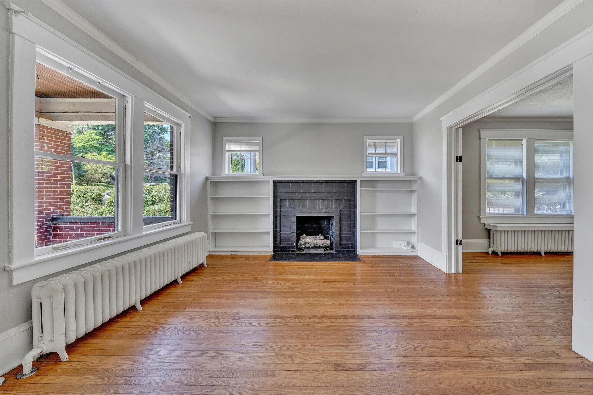 2143 Broadway AVE - Photo 12