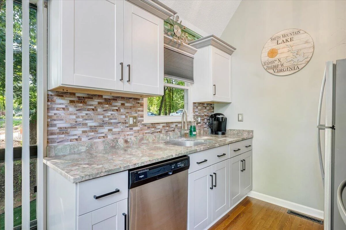 890 Long Island DR - Photo 28