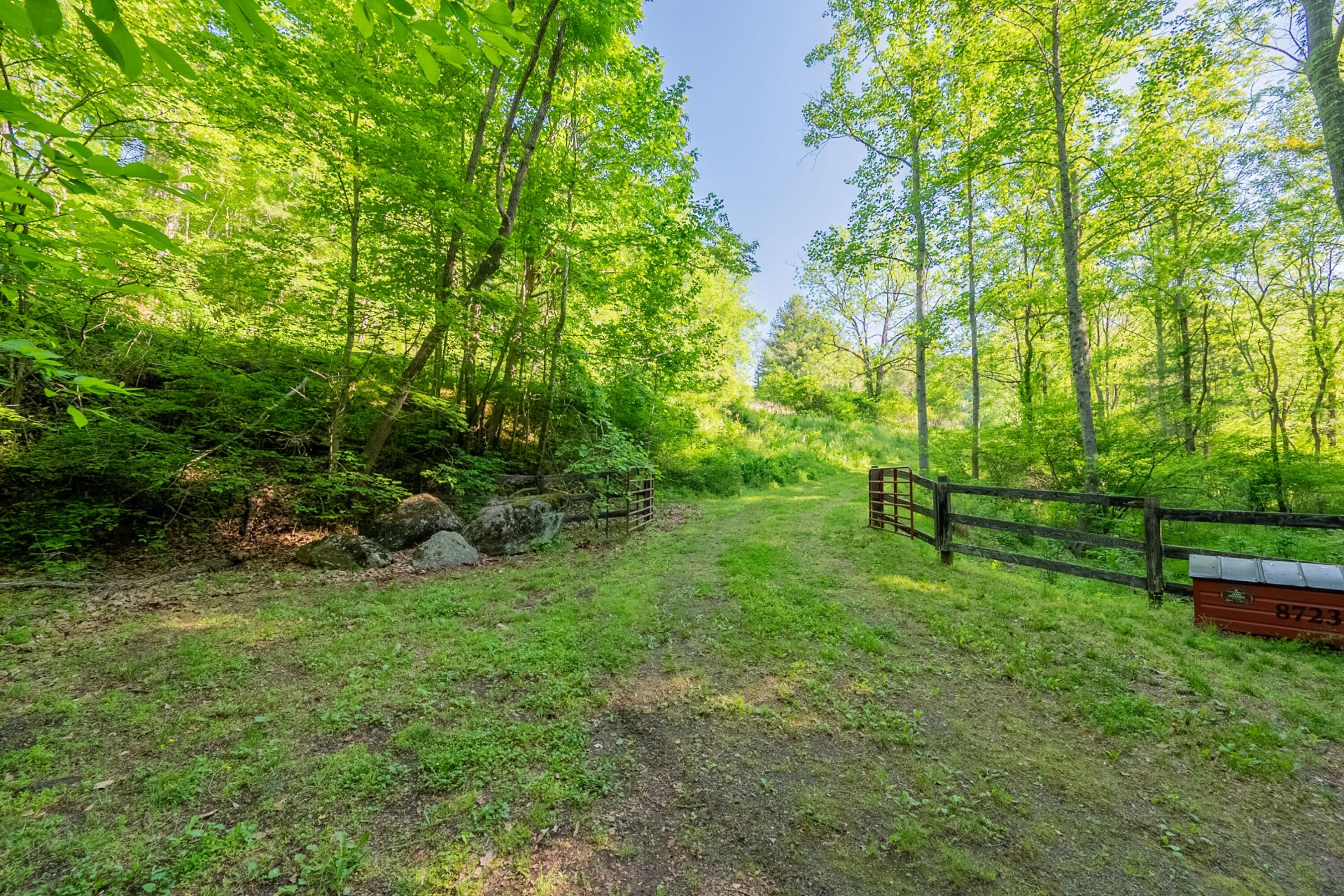 8730 Lee DR - Photo 8
