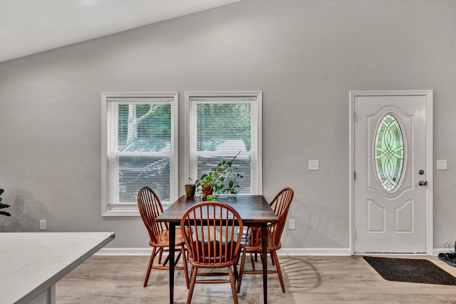 1718 Dundee AVE - Photo 3