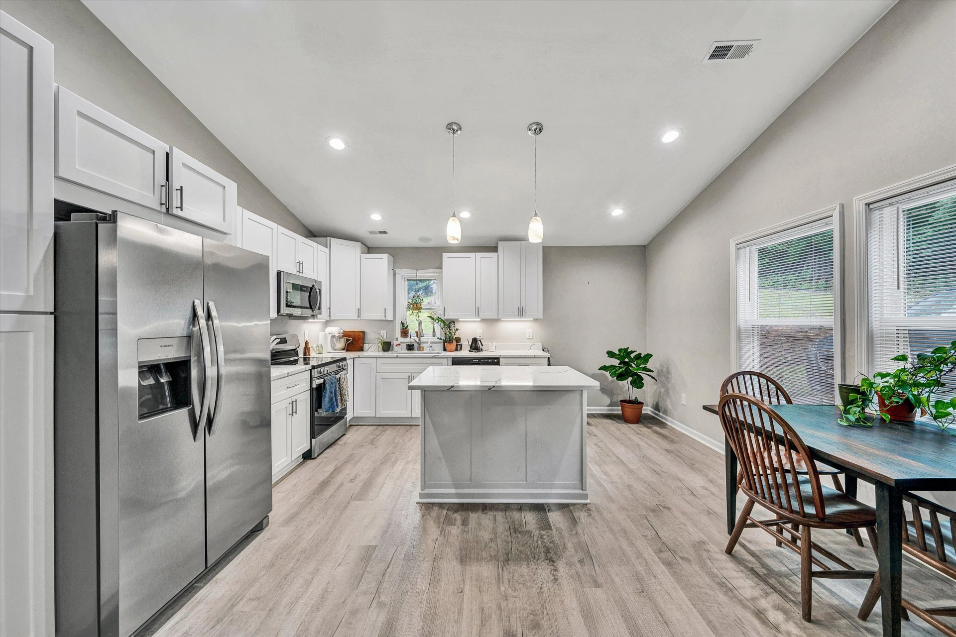 1718 Dundee AVE - Photo 6