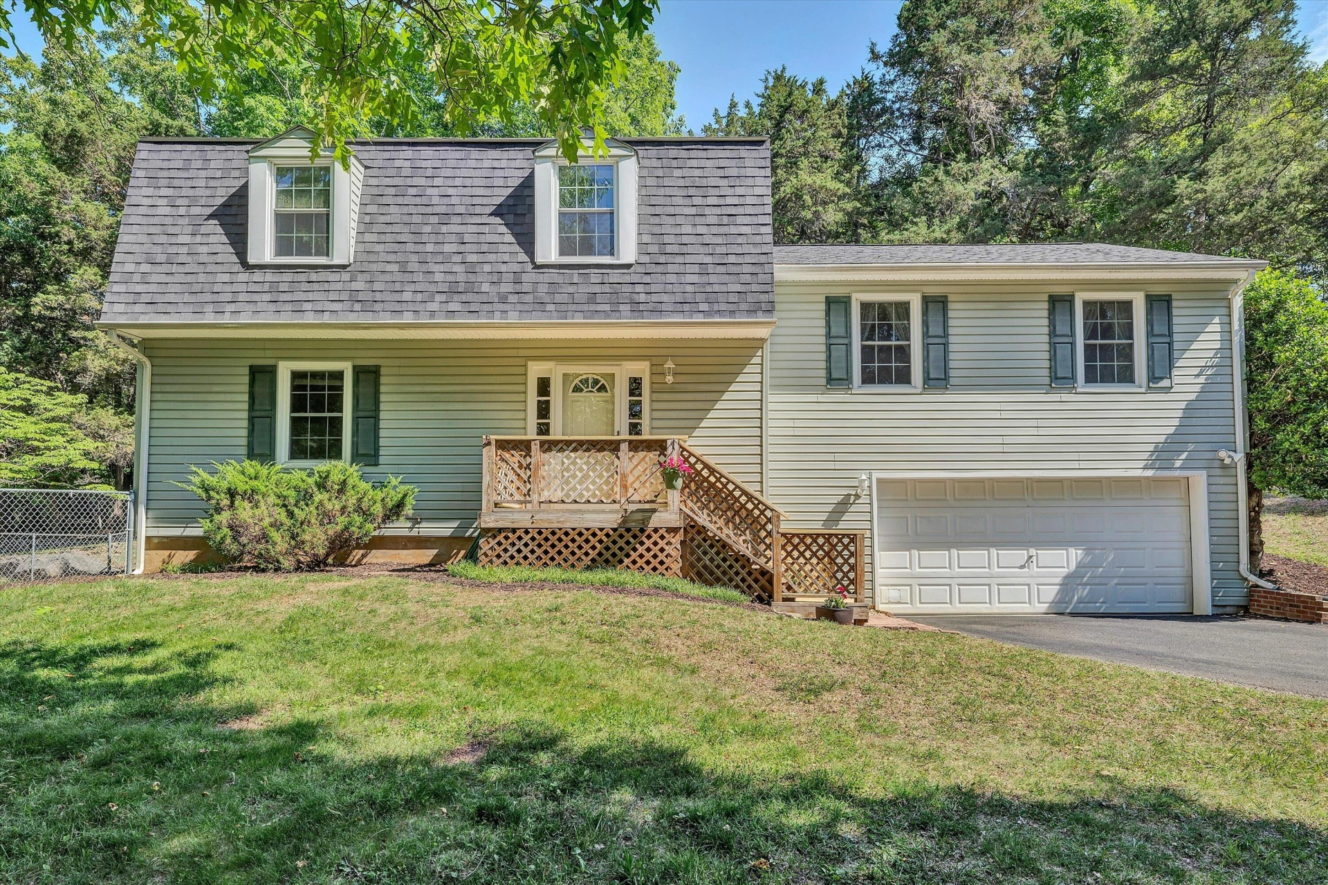 44 Shady LN