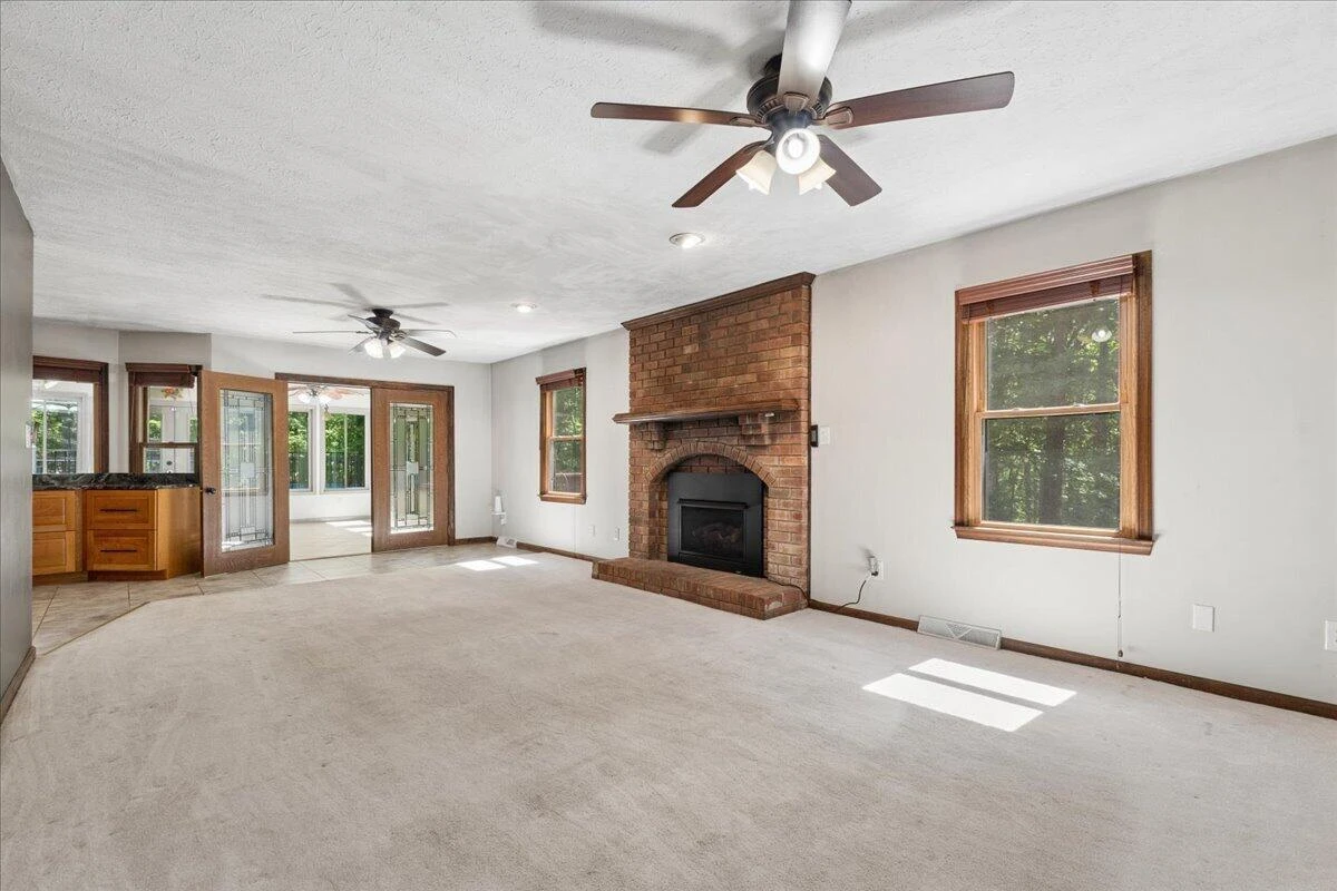 431 Langdon RD - Photo 8