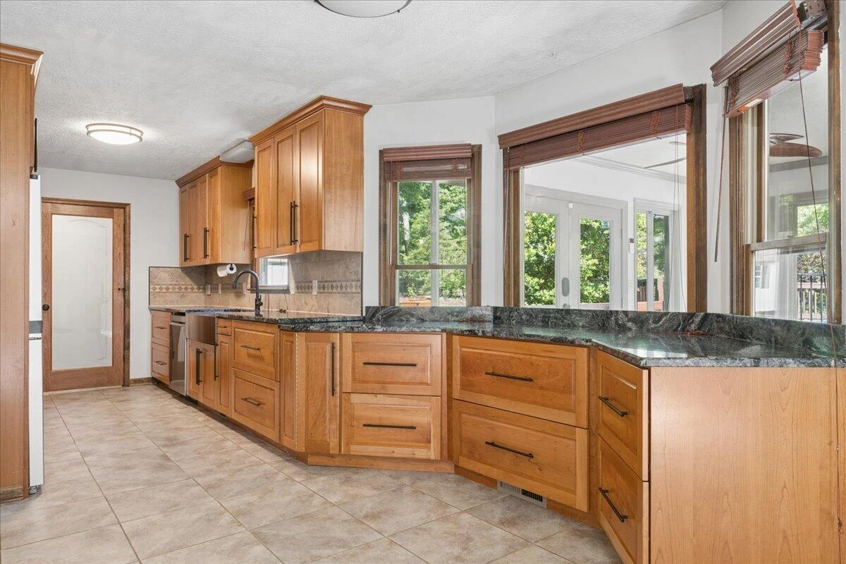 431 Langdon RD - Photo 11
