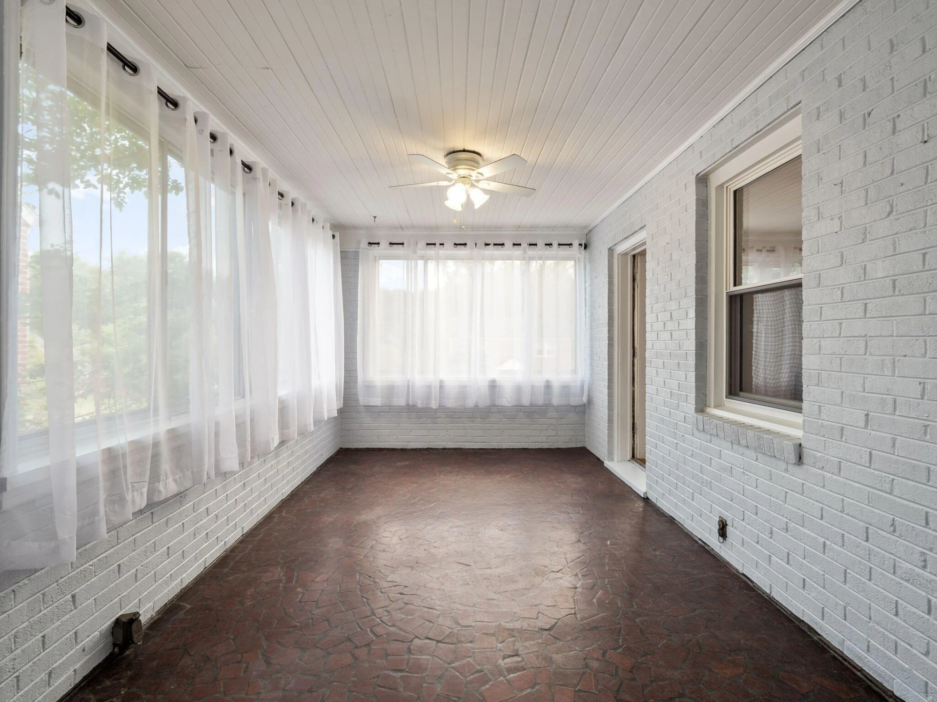2421 Brandon AVE - Photo 15