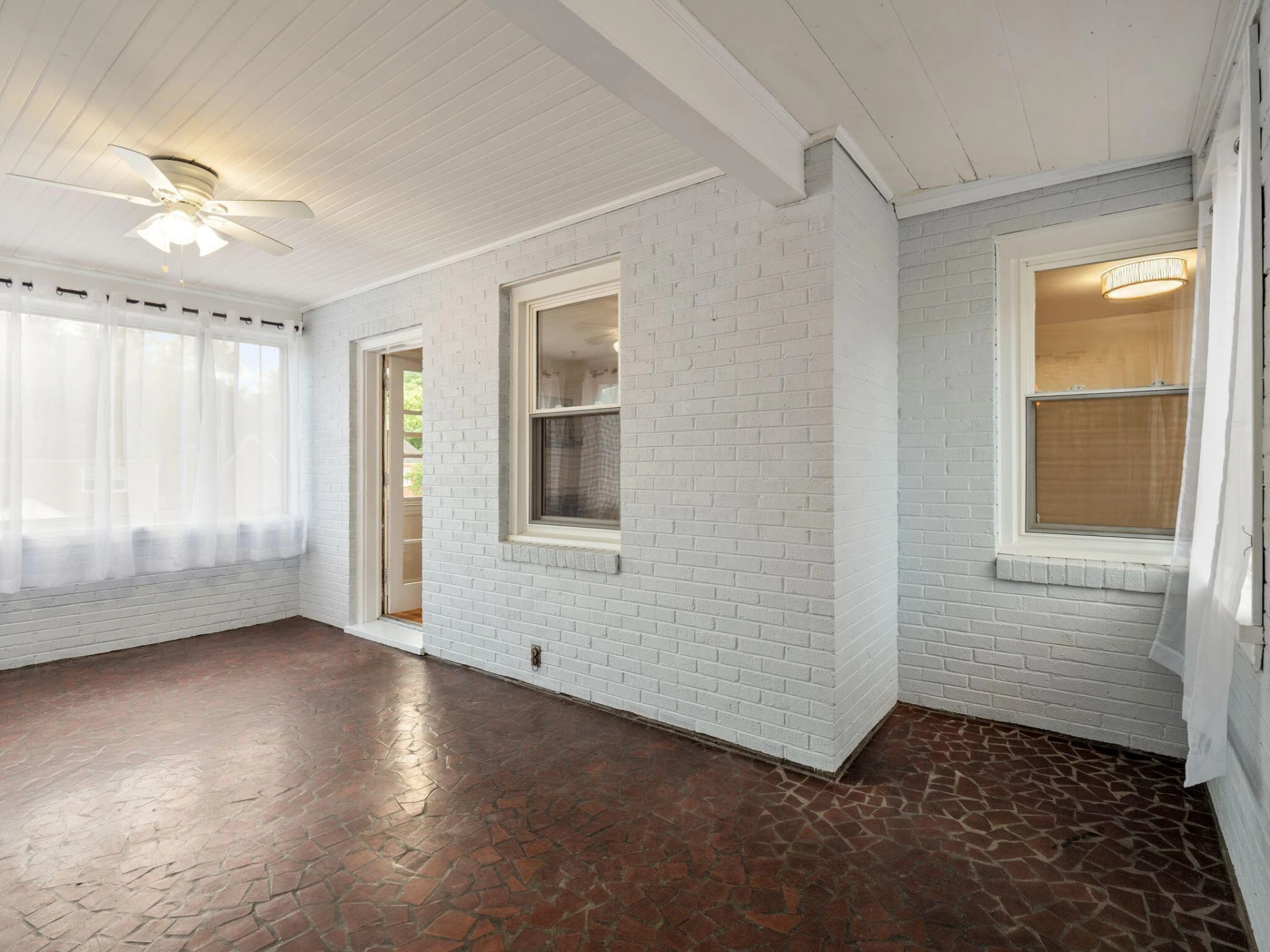 2421 Brandon AVE - Photo 16