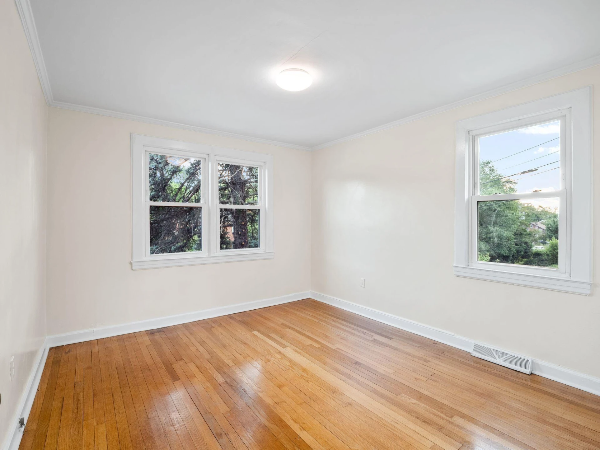 2421 Brandon AVE - Photo 23